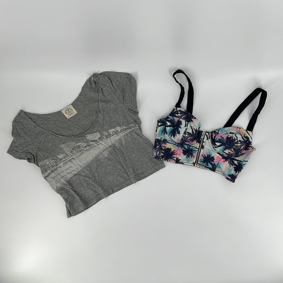 AMERICAN EAGLE CROP TOP AND PINK VICTORIA’S SECRET BRA BUNDLE - Picture 1 of 3